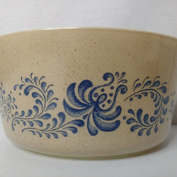 Pyrex 1.5 Quart Casserole Bowl Double Spout No lid Homestead Blue Floral 474-B - Picture 4 of 11